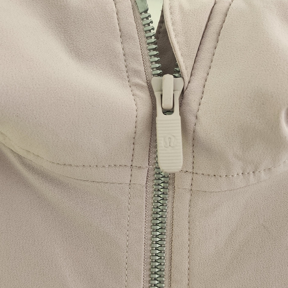 Women's Lululemon Pack It Up Jacket Size 12 | Good Used Condition | Mauve - Picture 3 of 5